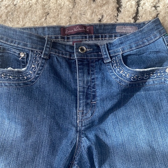 2000’s y2k denim capris with embroidered design and rhinestones size 10 in women - Picture 3 of 3